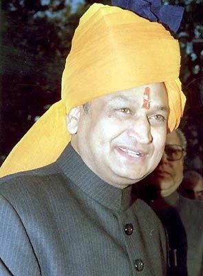 Ghulot Invokes Indira Gandhi's 'Bharat Bachao' Ahead of Rahul's Rally