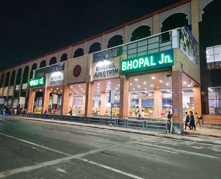Bhopal Railway Division Issues Warning: Fines for Loud Music, Videos on Trains