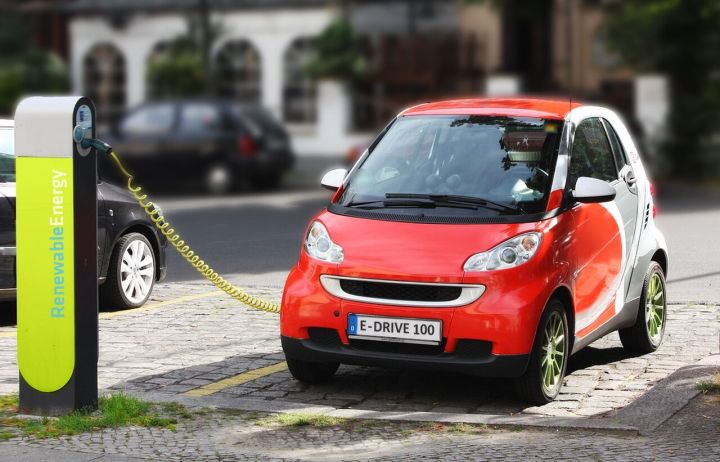 Old Cars Transformed into EVs for ₹2.25 Lakh